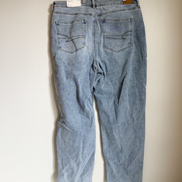 American Eagle Outfitters High Rise Jeans - Soft Blue - Picture 2 of 6